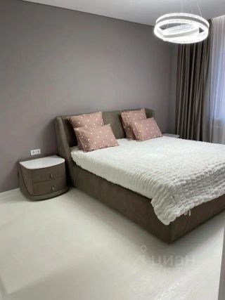m. ZIL: Apartment, 2-rooms