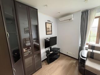 m. Smolenskaya: Apartment, studio