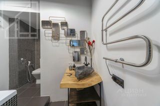 m. Kuznetsky most: Apartment, 3-rooms
