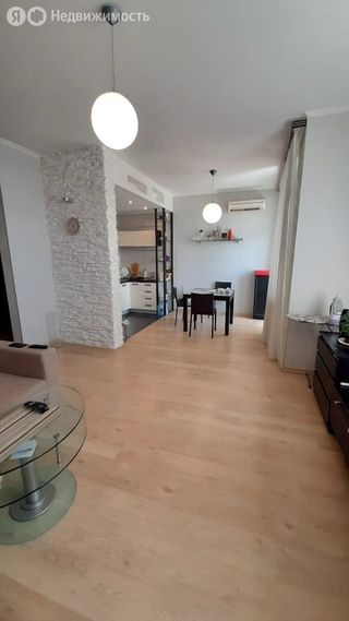 m. Oktyabrskoe pole: Apartment, 2-rooms