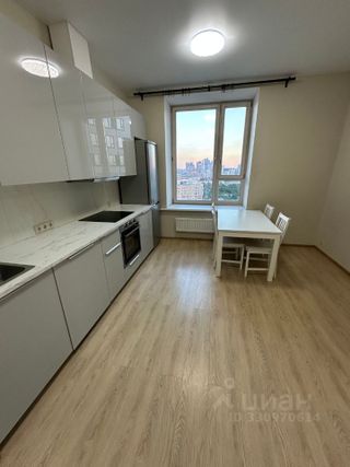 m. Narodnoe Opolchenie: Apartment, 2-rooms