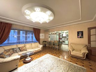 m. Mayakovskaya: Apartment, 3-rooms