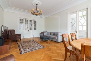 m. Kropotkinskaya: Apartment, 4-rooms