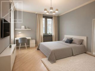 m. Kropotkinskaya: Apartment, 5-rooms