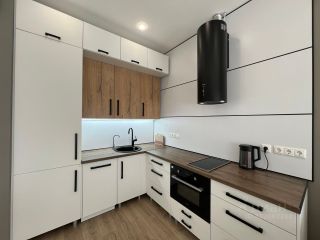 m. ZIL: Apartment, 2-rooms