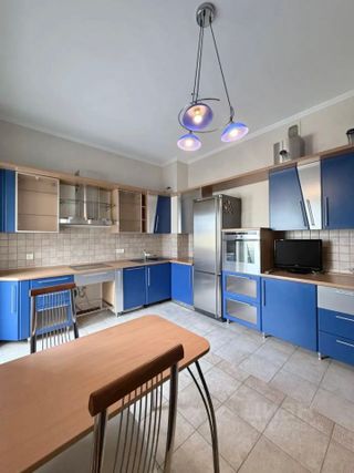 m. Krasnye vorota: Apartment, 2-rooms