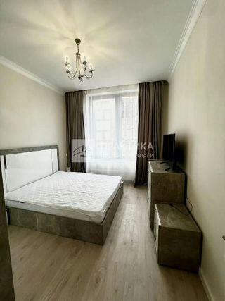 m. ZIL: Apartment, 2-rooms