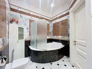 m. Kropotkinskaya: Apartment, 4-rooms