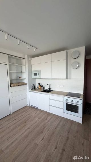 m. Lukhmanovskaya: Apartment, studio