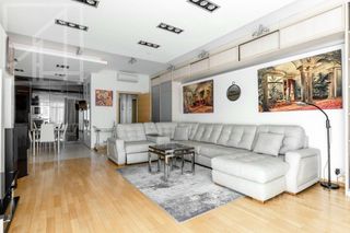 m. Minskaya: Apartment, 3-rooms