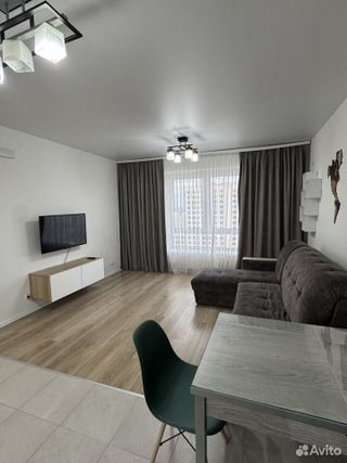 m. Lukhmanovskaya: Apartment, 1-rooms
