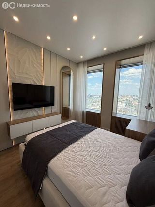 m. ZIL: Apartment, 2-rooms