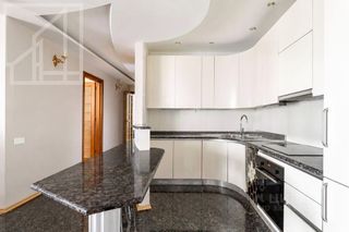m. Barrikadnaya: Apartment, 3-rooms
