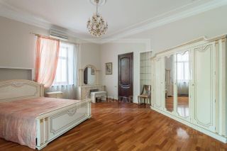 m. Mayakovskaya: Apartment, 3-rooms
