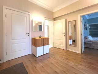 m. Kropotkinskaya: Apartment, 3-rooms