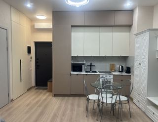 m. ZIL: Apartment, 2-rooms