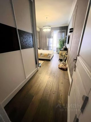 m. Molodezhnaya: Apartment, 3-rooms