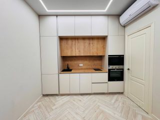 m. ZIL: Apartment, 2-rooms