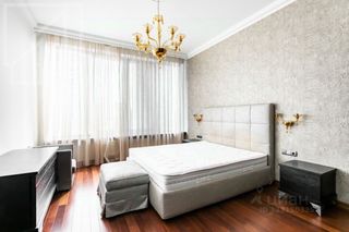 m. Okhotny ryad: Apartment, 4-rooms