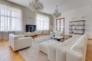 m. Okhotny ryad: Apartment, 3-rooms