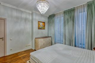 m. Molodezhnaya: Apartment, 3-rooms