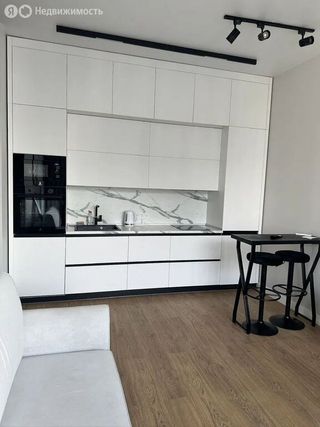 m. Verkhnie Kotly: Apartment, 2-rooms