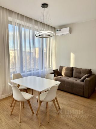 m. Verkhnie Kotly: Apartment, studio
