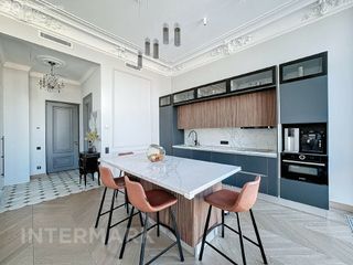 m. Mendeleevskaya: Apartment, 4-rooms