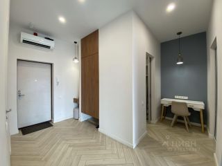 m. ZIL: Apartment, 2-rooms