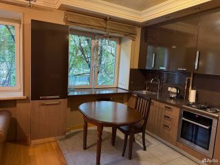 m. Kropotkinskaya: Apartment, 2-rooms