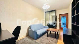 m. Yugo-Zapadnaya: Apartment, 3-rooms