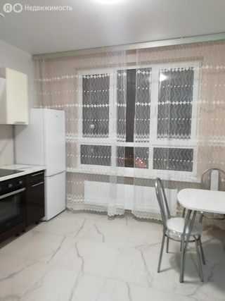 m. Lukhmanovskaya: Apartment, 1-rooms