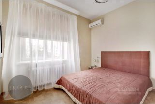 m. Kropotkinskaya: Apartment, 2-rooms