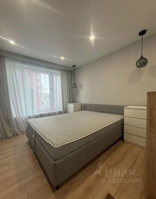 m. ZIL: Apartment, 2-rooms