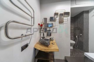 m. Kuznetsky most: Apartment, 3-rooms