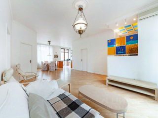 m. Mayakovskaya: Apartment, 3-rooms