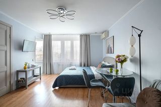 m. Ploschad trekh vokzalov: Apartment, studio
