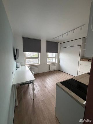 m. Lukhmanovskaya: Apartment, studio