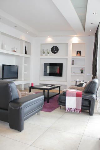 m. Oktyabrskaya: Apartment, 3-rooms