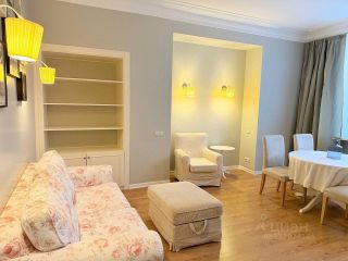 m. Kropotkinskaya: Apartment, 3-rooms