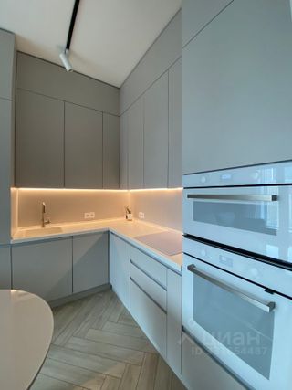 m. ZIL: Apartment, 2-rooms