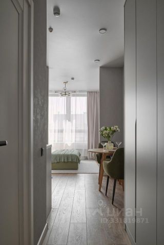 m. Maryina Roscha: Apartment, studio