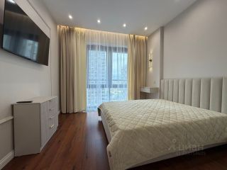 m. ZIL: Apartment, 2-rooms
