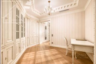 m. Kropotkinskaya: Apartment, 4-rooms