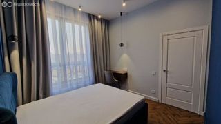 m. ZIL: Apartment, 2-rooms