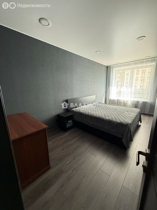 m. Lukhmanovskaya: Apartment, 2-rooms