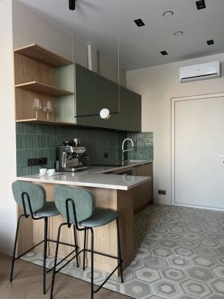 m. Aminyevskaya: Apartment, studio