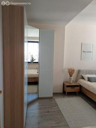 m. Dubrovka: Apartment, 2-rooms