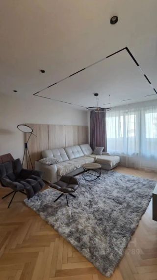 m. Ploschad trekh vokzalov: Apartment, 2-rooms