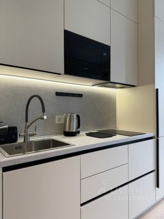 m. Universitet druzhby narodov: Apartment, studio